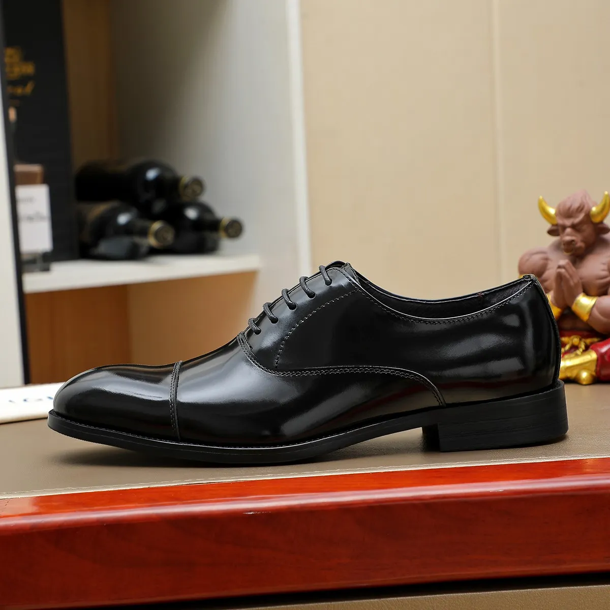 Men's shoes 💰600 💰 Louis Vuitton LV ® Autumn and Winter 🆕 models 🔛Full shoe counter First layer cowhide, 🐂Leather lined casual shoes for men, super soft outsole, a must-have for driving. Counter synchronization Original first layer cowhide Completely 1:1 mold customization 🌹Top version, color optional! Number: 38-45 (37.46. Customized)